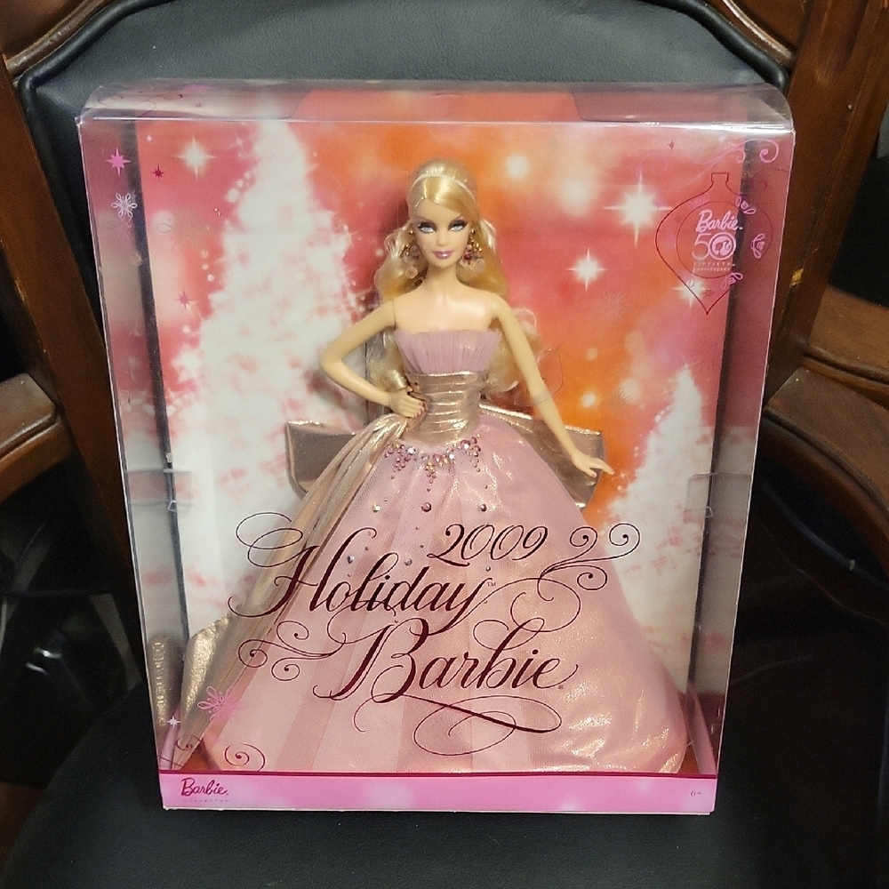 Barbie 2009 Holiday Doll - Pink and Gold